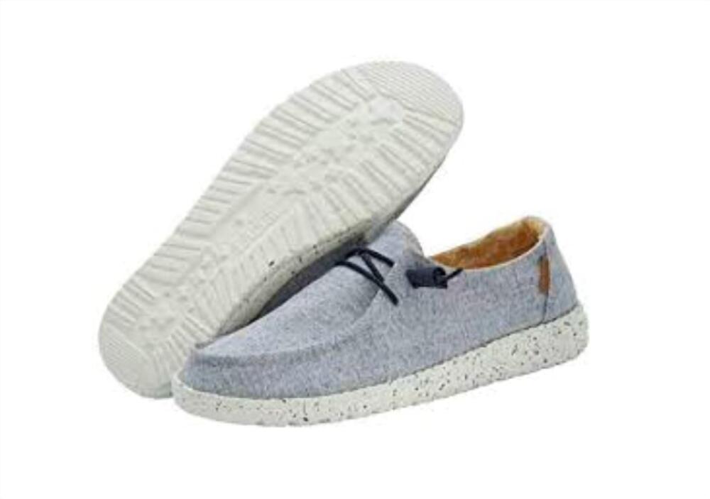 NEW HEY DUDE women's wendy chambray shoe in white/blue
